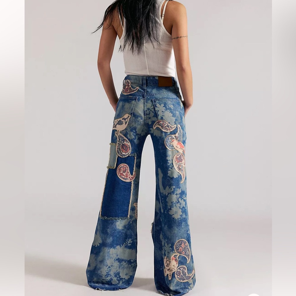 We The Free Flying High Patched Jeans🌸🔥 - Picture 5 of 12